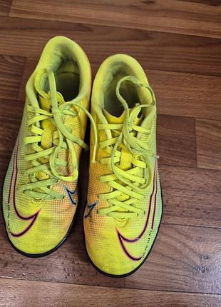 Продам детские кроссовки nike
