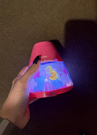 Проектор-нічник з принцесами philips 4