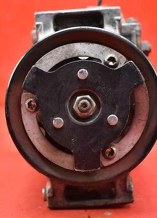 Компресор кондиціонера 1k0820803s vw passat b6 2.0 tdi 06r