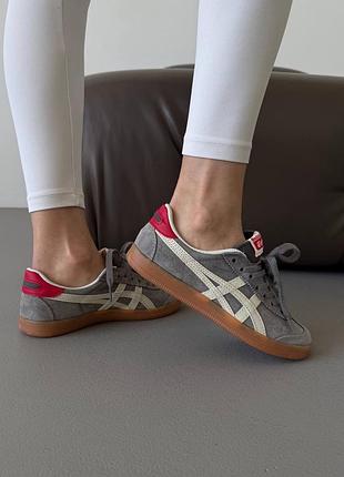 Asics onitsuka tiger
grey / red premium 7