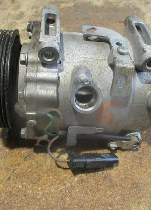 Компресор кондиціонера 7. renault 926003514r