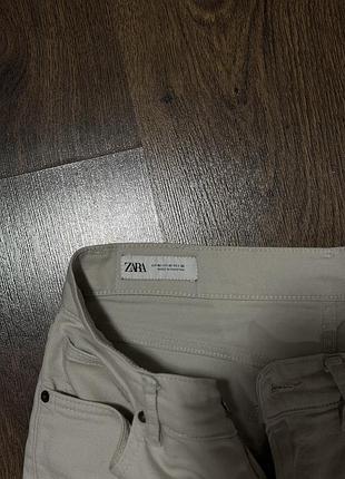 Чоловічі джинси zara світло-бежевого кольору, новий стан.