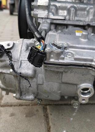 Компресор кондиціонера 042200-1501 toyota yaris iii prius aqua
