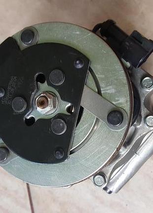 Компресор кондиціонера ford r134a