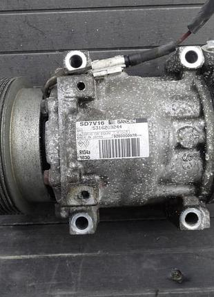 Компресор кондиціонера dacia duster 2012 1.6 926000097r ориг.