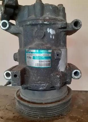 Компрессор кондиционера 8200315744 renault