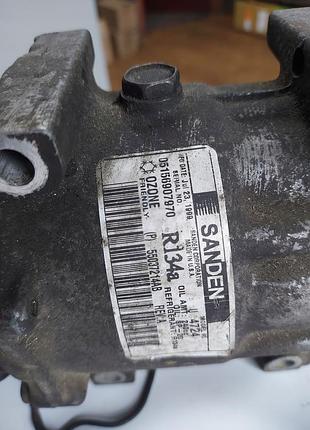 Компресор кондиціонера cherokee xj 4.0 55037214ab