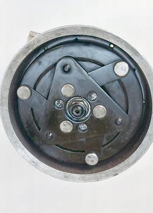 Компресор кондиціонера renault clio megane kango 4