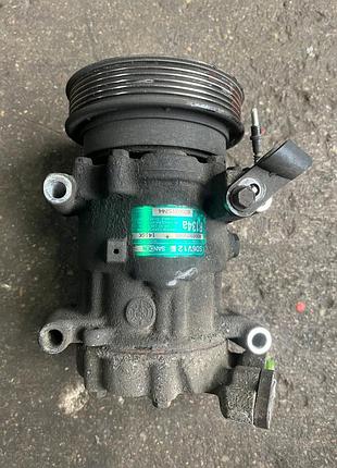 Компресор кондиціонера 84 renault 1.5 cdi 82003157
