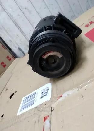 Компресор кондиціонера m52b20 e39 520i 2