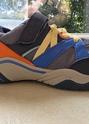 Дитячі кросівки clarks feather pace 6