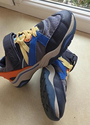 Дитячі кросівки clarks feather pace 4