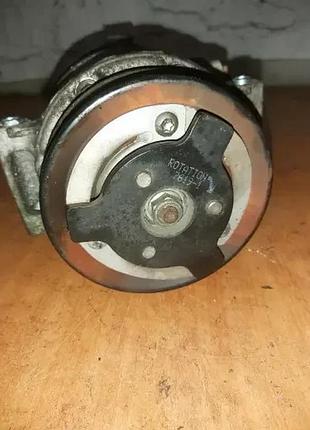 Компрессор кондиционера 1k0820859f passat b6 2.0tdi 6