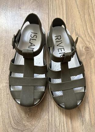 Crocs, river island сандалі 6