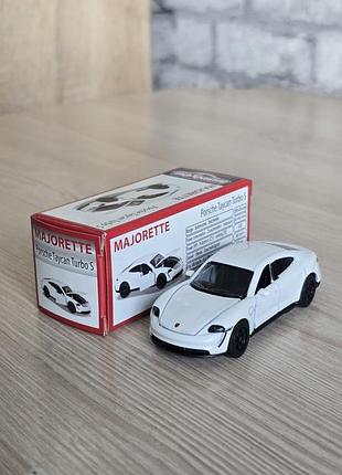 Машинка porshe taycan