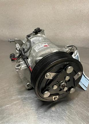 Компресор кондиціонера renault megane scenic iv 926001268r