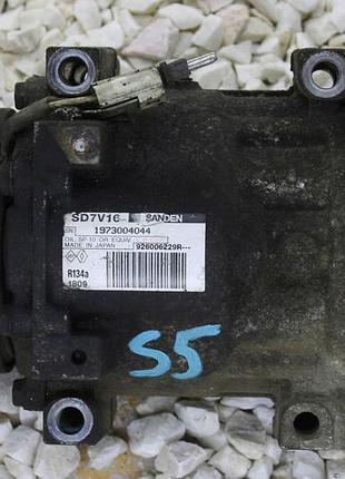 Компресор кондиціонера dacia sandero 926006229r