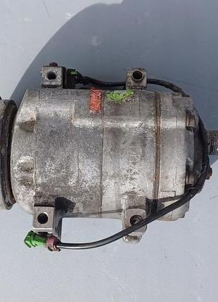 Компресор кондиціонера vw audi 8d0260805d