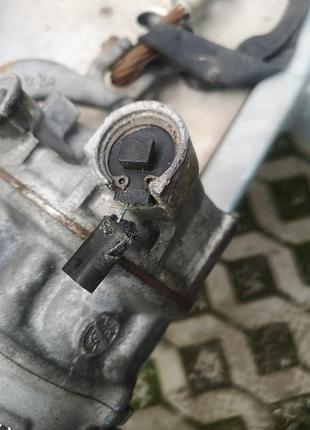 Компресор кондиціонера 39034463 opel 2