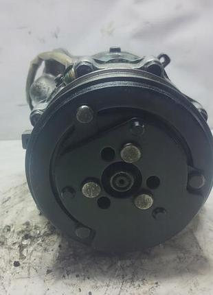 Компресор кондиціонера vw polo sd7b10 4