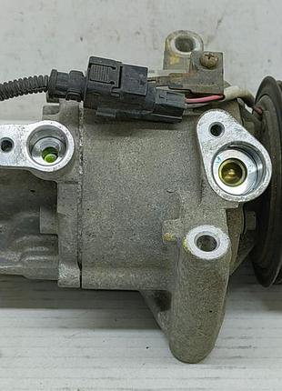 Компрессор кондиционера dacia oe 926005689r