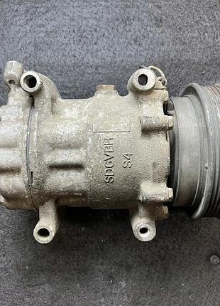 Компресор кондиціонера renault 1.5 dci 8200315744 4