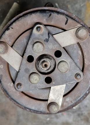 Компресор кондиціонера volvo - 31348213 4