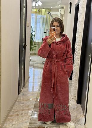 Натуральна двостороння шуба дублянка зимова з капюшоном жіноча приталена з поясом фуксія малинова дублянка