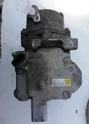 Компресор кондиціонера 042200-1350 yaris iii 1.5