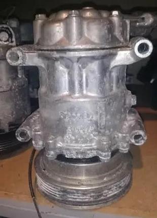 Компрессор кондиционера renault 1,5 dci 8200953359