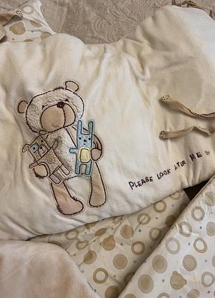 Захисний бортик (бампер) mothercare у дитяче ліжечко з ведмедиком