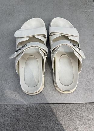 Шльопанці босоніжки guess 4
