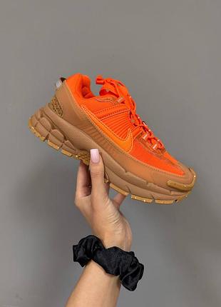 Кроссовки женские nike zoom vomero roam | burnt orange/caramel brown