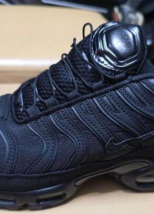 Кросівки від бренду nike air max tn plus
