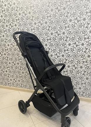Прогулянкова коляска carrello nova