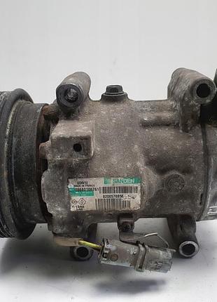 Компресор кондиціонера renault clio iii 1.2 16v 8200578856