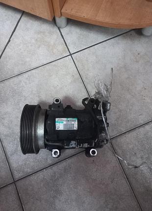 Компресор кондиціонера renault modus 8200819568