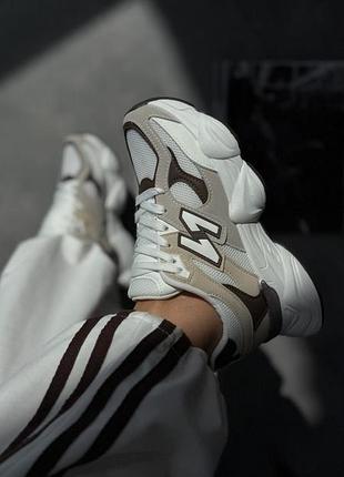 Кросівки жіночі, білі 2