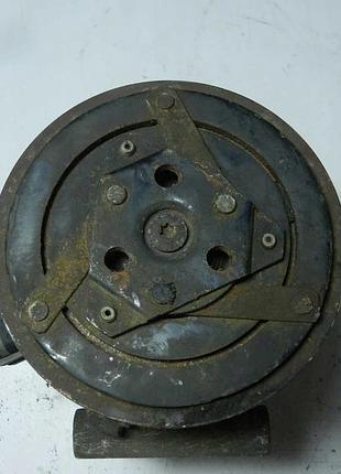 Компресор кондиціонера renault 1.9dci 8200678499 3
