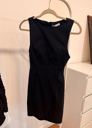Коротка жіноча сукня bershka чорна, розмір с