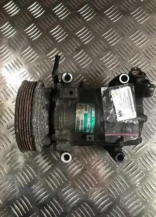 Компресор кондиціонера renault 1.5 dci 8200315744