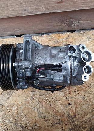Компресор кондиціонера насос кондиціонеру renault 926003358r