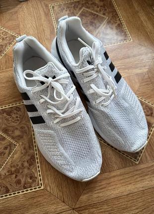 Нові кросівки adidas 2