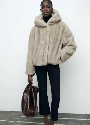 Шуба zara з капюшоном