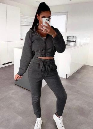 Костюм прогулочный