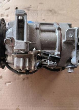 Компрессор кондиционера renault oe 926004pb0a
