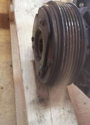 Компресор кондиціонера renault sae j639 4