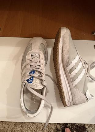Кросівки adidas жіночі