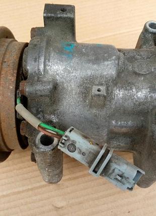 Компресор кондиціонера renault kangoo ii original* 10