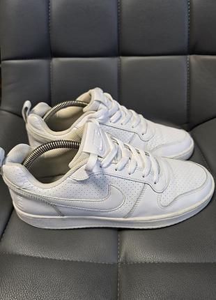 Nike court borough low